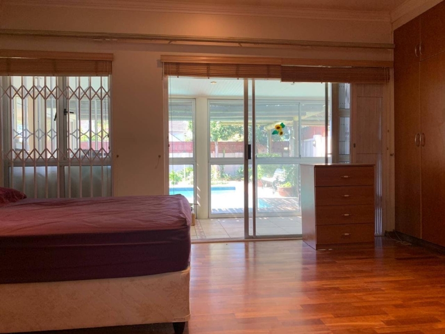 8 Bedroom Property for Sale in Rondebosch Western Cape